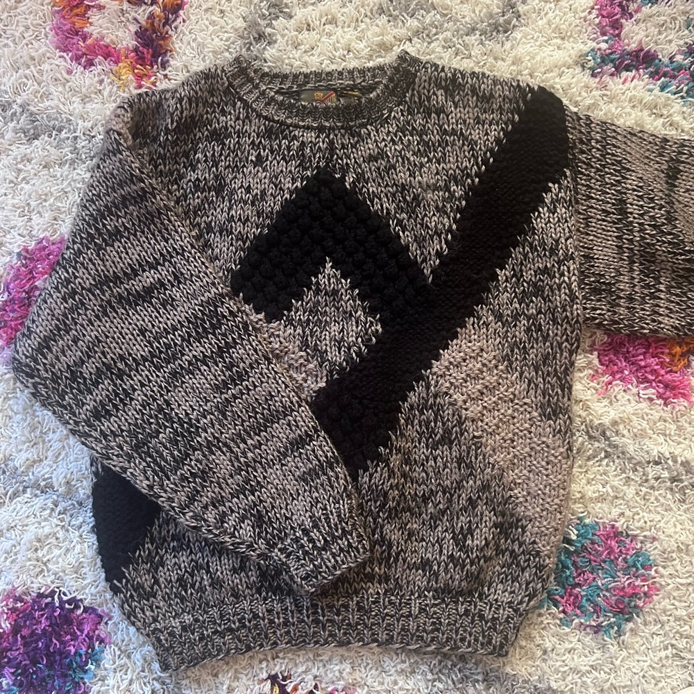 Vintage Sweater - Picture 2 of 8